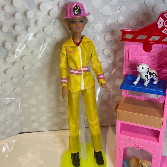 Barbie Careers 🔥🚒Firefighter playset - Picture 3 of 14